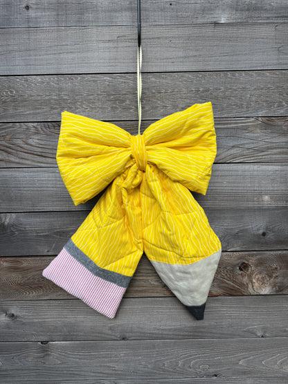 ~Ready to Ship~Puffy Quilted Pencil Door Bow (Copy)