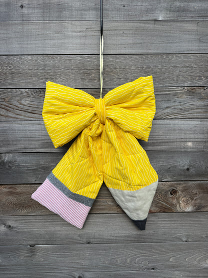 ~Ready to Ship~Puffy Quilted Pencil Door Bow (Copy)